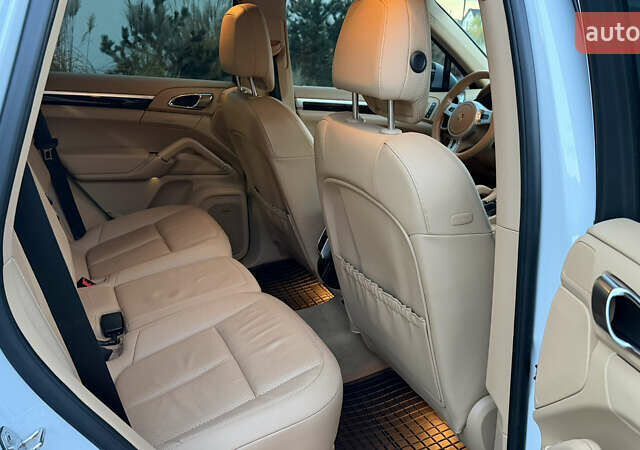 Порше Cayenne 2014 у Луцьку на Automoto.ua Білий Порше Cayenne, об'ємом двигуна 3 л та пробігом 187 тис. км за 22400 $, фото 65 на Automoto.ua