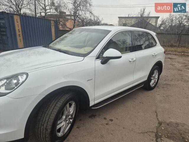 Белый Порше Каен, объемом двигателя 3 л и пробегом 155 тыс. км за 32000 $, фото 8 на Automoto.ua