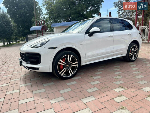Білий Порше Cayenne, об'ємом двигуна 3 л та пробігом 199 тис. км за 27500 $, фото 14 на Automoto.ua