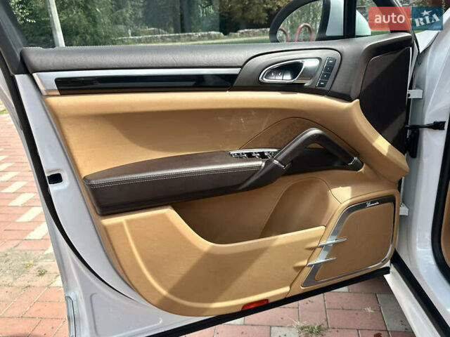 Порше Cayenne 2014 у Христиновке на Automoto.ua Білий Порше Cayenne, об'ємом двигуна 3 л та пробігом 199 тис. км за 26000 $, фото 18 на Automoto.ua