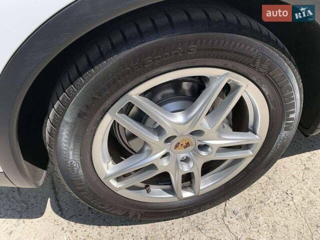Білий Порше Cayenne, об'ємом двигуна 3 л та пробігом 120 тис. км за 23206 $, фото 9 на Automoto.ua