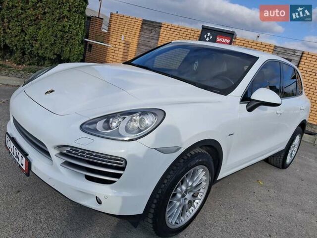 Белый Порше Каен, объемом двигателя 2.97 л и пробегом 194 тыс. км за 31700 $, фото 3 на Automoto.ua