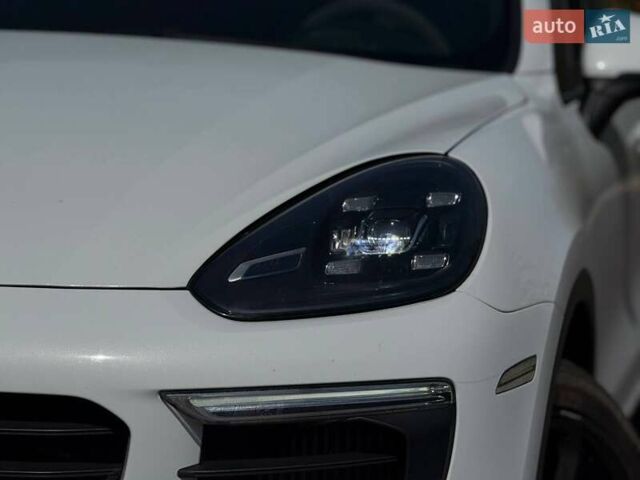 Білий Порше Cayenne, об'ємом двигуна 3.6 л та пробігом 126 тис. км за 31500 $, фото 5 на Automoto.ua
