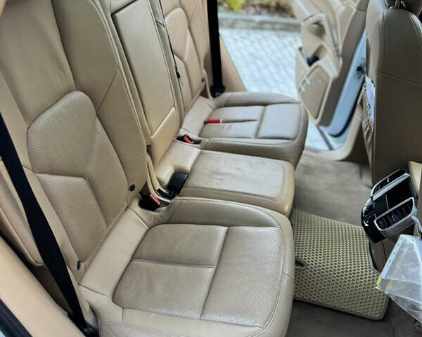 Белый Порше Каен, объемом двигателя 3.6 л и пробегом 190 тыс. км за 23500 $, фото 19 на Automoto.ua