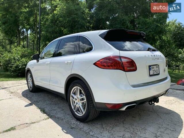 Білий Порше Cayenne, об'ємом двигуна 3 л та пробігом 120 тис. км за 23206 $, фото 6 на Automoto.ua
