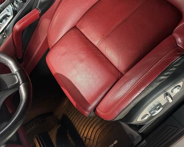 Білий Порше Cayenne, об'ємом двигуна 3 л та пробігом 193 тис. км за 26700 $, фото 107 на Automoto.ua