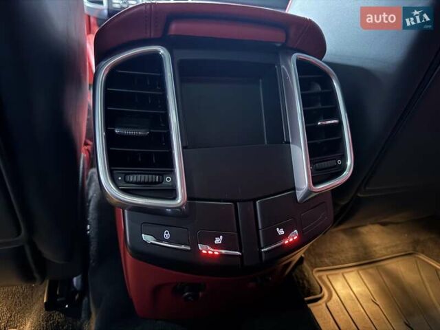 Білий Порше Cayenne, об'ємом двигуна 3 л та пробігом 193 тис. км за 26700 $, фото 75 на Automoto.ua