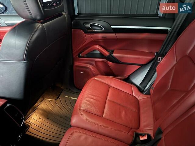 Білий Порше Cayenne, об'ємом двигуна 3 л та пробігом 193 тис. км за 26700 $, фото 68 на Automoto.ua