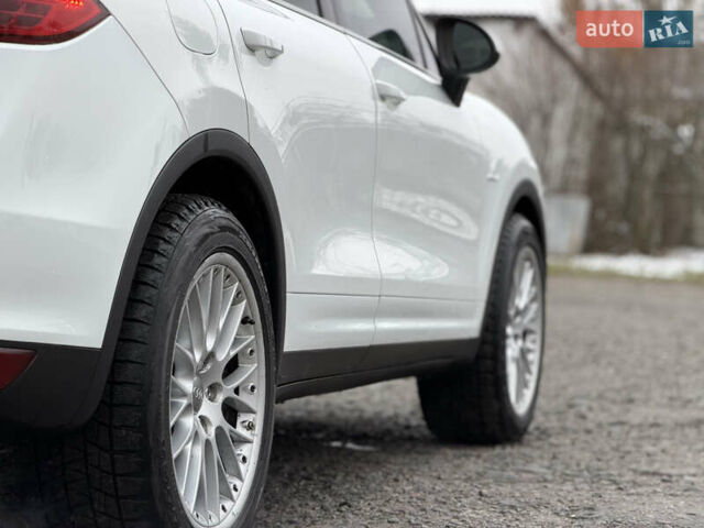 Белый Порше Каен, объемом двигателя 3 л и пробегом 195 тыс. км за 28700 $, фото 44 на Automoto.ua