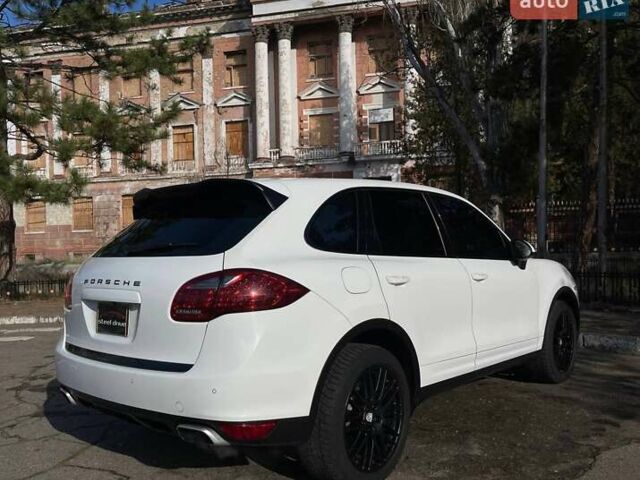 Белый Порше Каен, объемом двигателя 3 л и пробегом 150 тыс. км за 21999 $, фото 7 на Automoto.ua