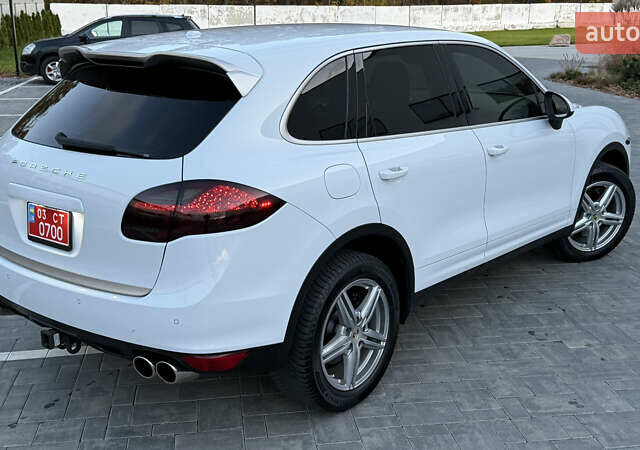 Белый Порше Каен, объемом двигателя 3 л и пробегом 187 тыс. км за 22400 $, фото 9 на Automoto.ua