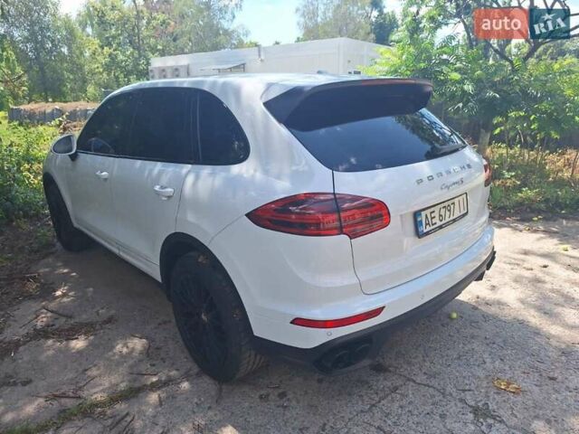 Белый Порше Каен, объемом двигателя 3.6 л и пробегом 150 тыс. км за 25500 $, фото 8 на Automoto.ua