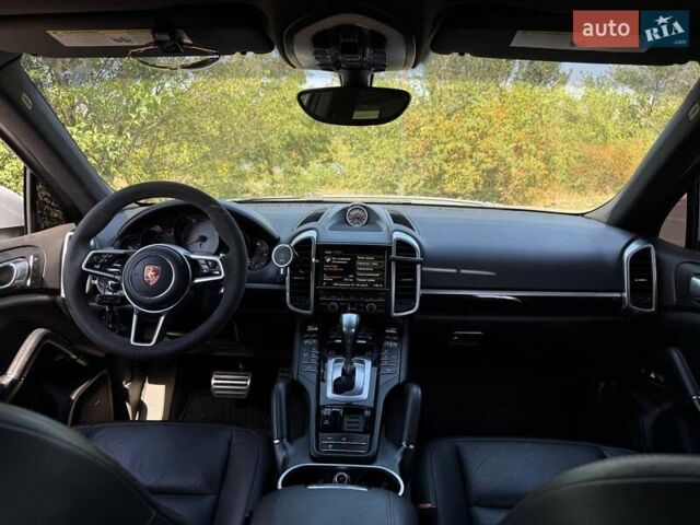 Білий Порше Cayenne, об'ємом двигуна 3.6 л та пробігом 126 тис. км за 31500 $, фото 29 на Automoto.ua
