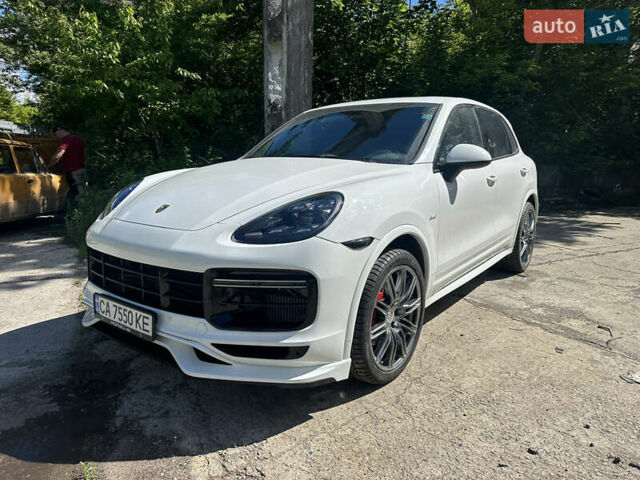 Білий Порше Cayenne, об'ємом двигуна 3 л та пробігом 199 тис. км за 27500 $, фото 19 на Automoto.ua