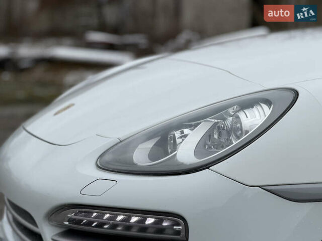 Белый Порше Каен, объемом двигателя 3 л и пробегом 195 тыс. км за 28700 $, фото 8 на Automoto.ua