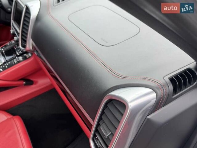 Білий Порше Cayenne, об'ємом двигуна 3 л та пробігом 193 тис. км за 26700 $, фото 9 на Automoto.ua