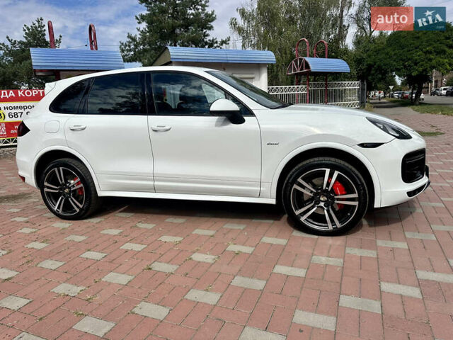 Білий Порше Cayenne, об'ємом двигуна 3 л та пробігом 199 тис. км за 27500 $, фото 5 на Automoto.ua