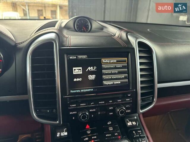 Білий Порше Cayenne, об'ємом двигуна 3 л та пробігом 193 тис. км за 26700 $, фото 104 на Automoto.ua