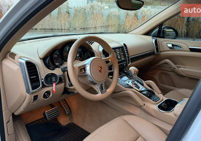 Белый Порше Каен, объемом двигателя 3 л и пробегом 187 тыс. км за 22400 $, фото 45 на Automoto.ua