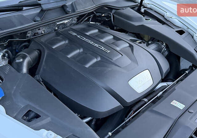 Белый Порше Каен, объемом двигателя 3 л и пробегом 187 тыс. км за 22400 $, фото 71 на Automoto.ua