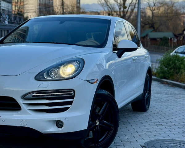 Белый Порше Каен, объемом двигателя 3.6 л и пробегом 190 тыс. км за 23500 $, фото 3 на Automoto.ua