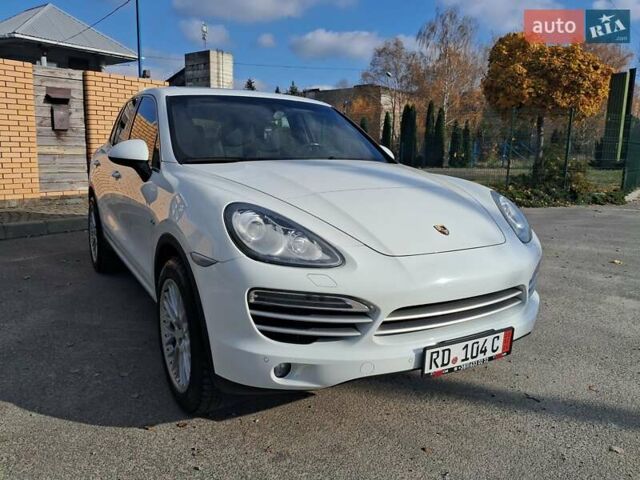 Белый Порше Каен, объемом двигателя 2.97 л и пробегом 194 тыс. км за 31700 $, фото 11 на Automoto.ua
