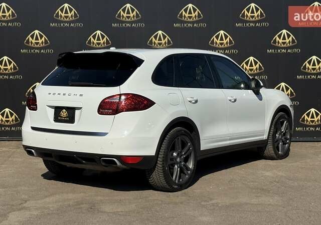 Белый Порше Каен, объемом двигателя 3 л и пробегом 238 тыс. км за 24500 $, фото 5 на Automoto.ua