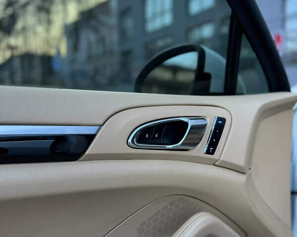 Белый Порше Каен, объемом двигателя 3.6 л и пробегом 190 тыс. км за 23500 $, фото 28 на Automoto.ua