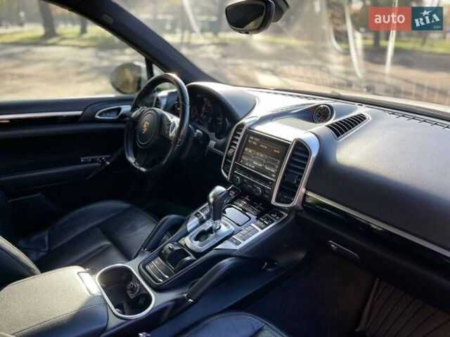 Белый Порше Каен, объемом двигателя 3 л и пробегом 150 тыс. км за 21999 $, фото 27 на Automoto.ua