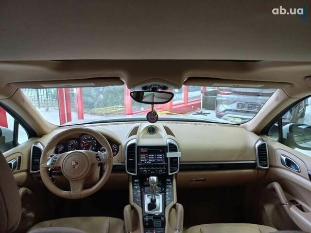 Білий Порше Cayenne, об'ємом двигуна 3.6 л та пробігом 210 тис. км за 22900 $, фото 13 на Automoto.ua
