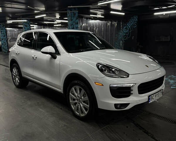 Белый Порше Каен, объемом двигателя 3.6 л и пробегом 130 тыс. км за 27500 $, фото 2 на Automoto.ua