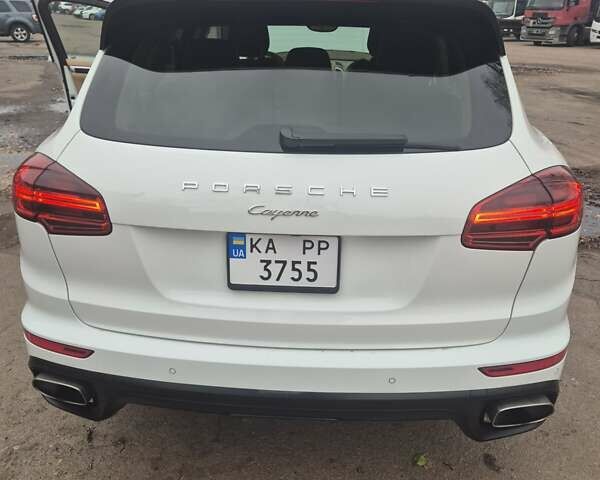 Белый Порше Каен, объемом двигателя 3 л и пробегом 155 тыс. км за 32000 $, фото 12 на Automoto.ua