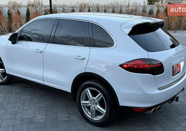 Белый Порше Каен, объемом двигателя 3 л и пробегом 187 тыс. км за 22400 $, фото 2 на Automoto.ua