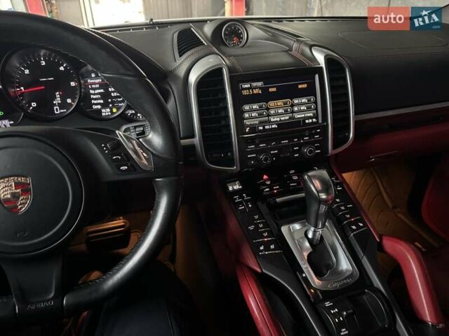 Білий Порше Cayenne, об'ємом двигуна 3 л та пробігом 193 тис. км за 26700 $, фото 91 на Automoto.ua