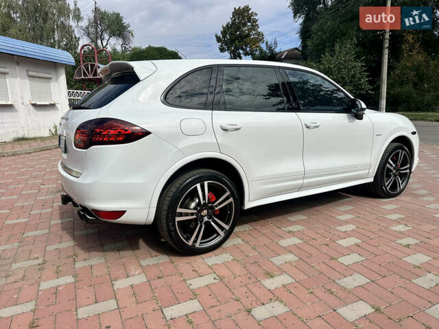 Білий Порше Cayenne, об'ємом двигуна 3 л та пробігом 199 тис. км за 27500 $, фото 7 на Automoto.ua