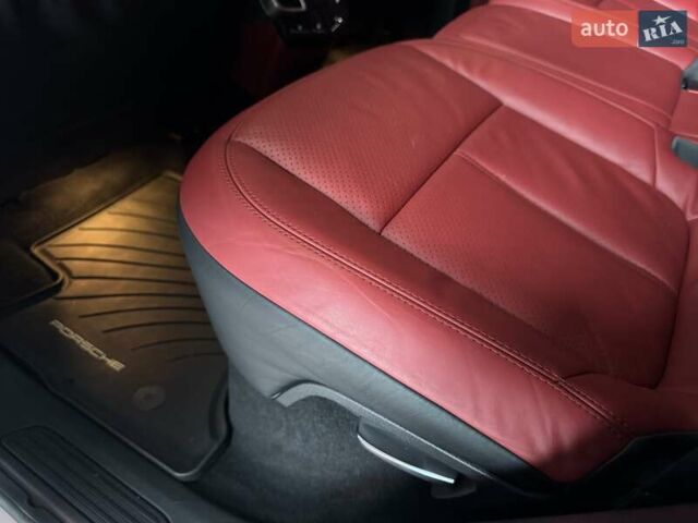 Білий Порше Cayenne, об'ємом двигуна 3 л та пробігом 193 тис. км за 26700 $, фото 77 на Automoto.ua