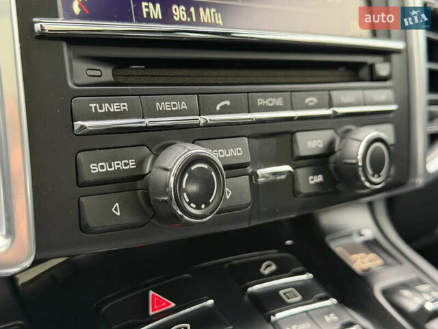 Белый Порше Каен, объемом двигателя 3 л и пробегом 195 тыс. км за 28700 $, фото 18 на Automoto.ua