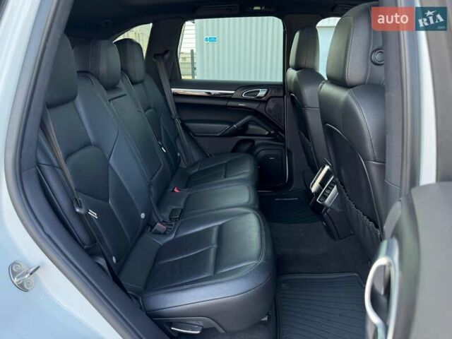 Белый Порше Каен, объемом двигателя 3 л и пробегом 238 тыс. км за 24500 $, фото 11 на Automoto.ua