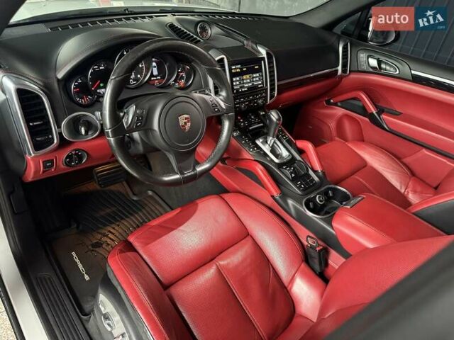 Білий Порше Cayenne, об'ємом двигуна 3 л та пробігом 193 тис. км за 26700 $, фото 86 на Automoto.ua