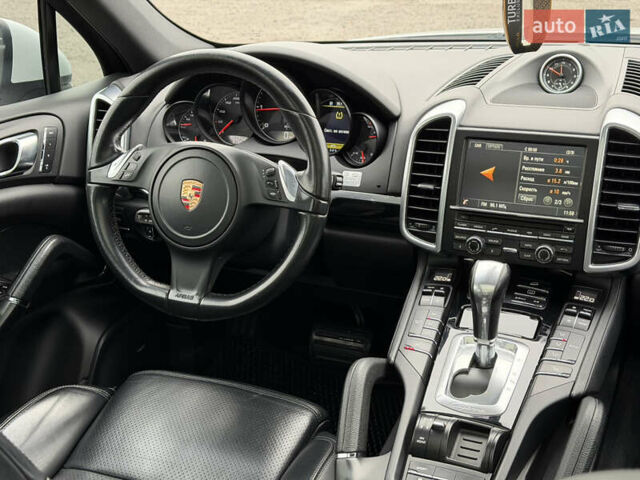 Белый Порше Каен, объемом двигателя 3 л и пробегом 195 тыс. км за 28700 $, фото 11 на Automoto.ua