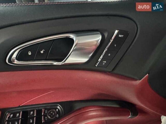 Білий Порше Cayenne, об'ємом двигуна 3 л та пробігом 193 тис. км за 26700 $, фото 122 на Automoto.ua
