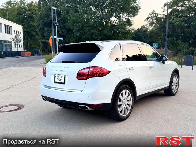 Білий Порше Cayenne, об'ємом двигуна 3 л та пробігом 108 тис. км за 25600 $, фото 4 на Automoto.ua