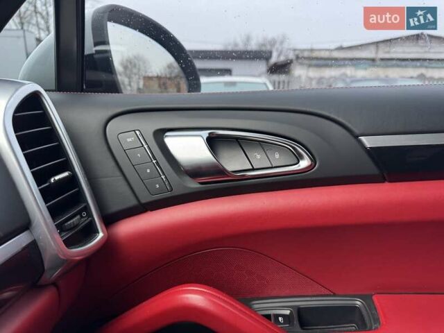Білий Порше Cayenne, об'ємом двигуна 2.97 л та пробігом 233 тис. км за 24900 $, фото 59 на Automoto.ua