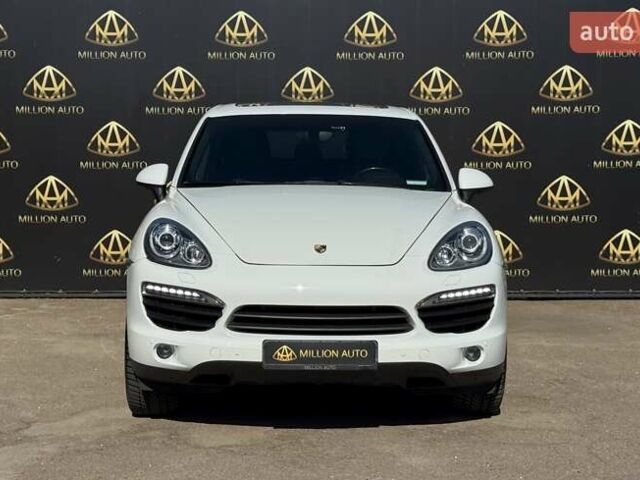 Белый Порше Каен, объемом двигателя 3 л и пробегом 238 тыс. км за 24500 $, фото 1 на Automoto.ua