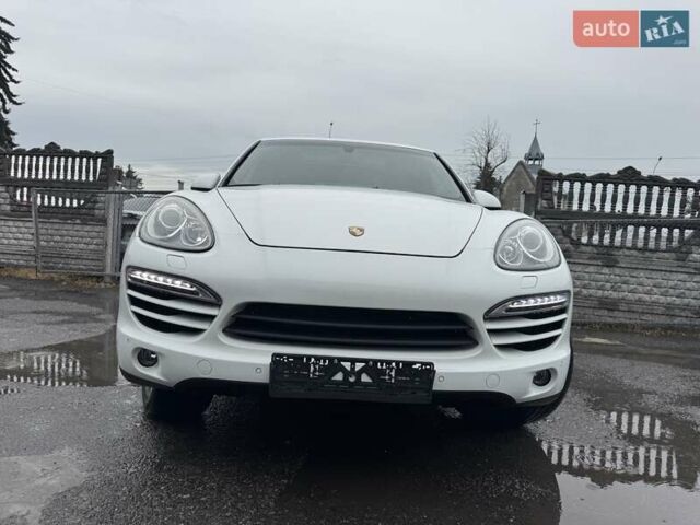 Білий Порше Cayenne, об'ємом двигуна 3 л та пробігом 193 тис. км за 26700 $, фото 24 на Automoto.ua