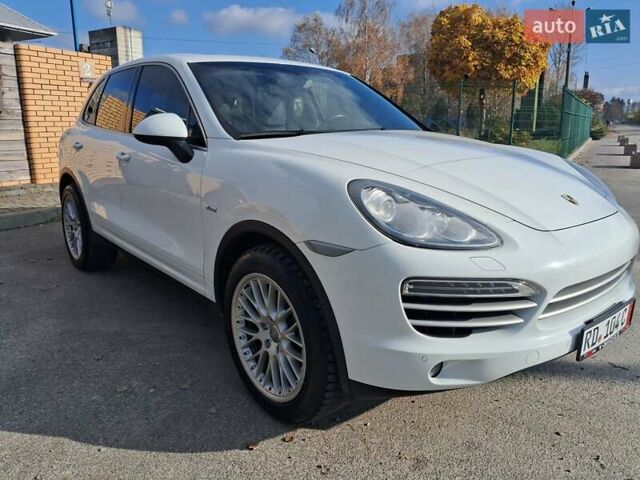 Белый Порше Каен, объемом двигателя 2.97 л и пробегом 194 тыс. км за 31700 $, фото 16 на Automoto.ua