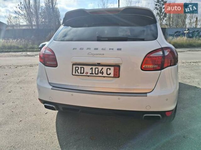 Белый Порше Каен, объемом двигателя 2.97 л и пробегом 194 тыс. км за 31700 $, фото 14 на Automoto.ua