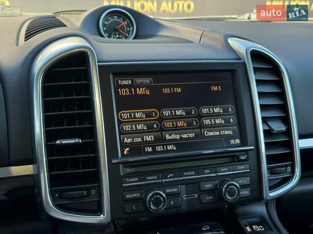 Белый Порше Каен, объемом двигателя 3 л и пробегом 238 тыс. км за 24500 $, фото 25 на Automoto.ua