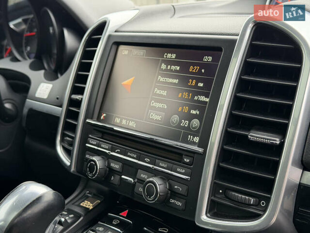 Белый Порше Каен, объемом двигателя 3 л и пробегом 195 тыс. км за 28700 $, фото 51 на Automoto.ua