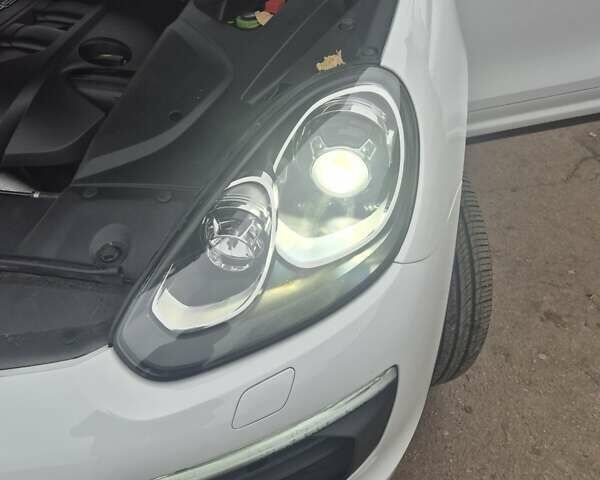 Белый Порше Каен, объемом двигателя 3 л и пробегом 155 тыс. км за 32000 $, фото 39 на Automoto.ua